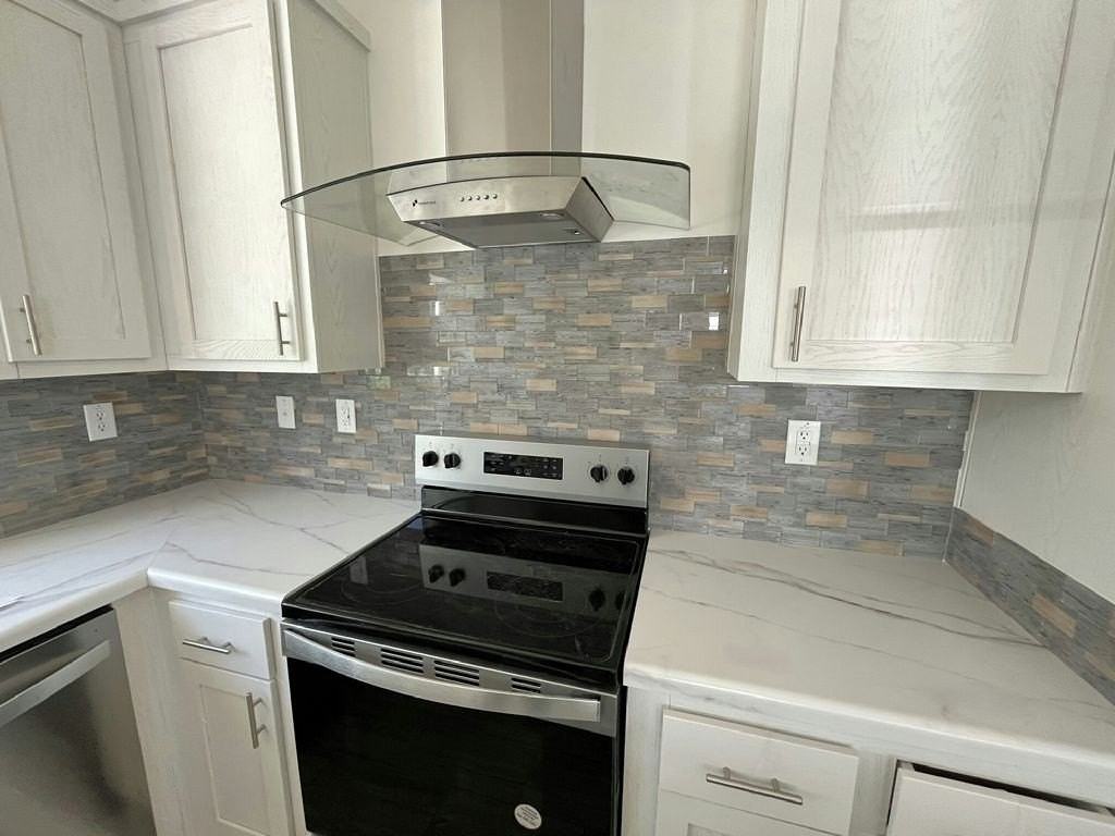 5644 Woodford St #5644E - Photo 5 of 14