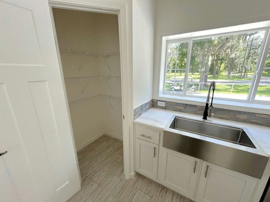 5644 Woodford St #5644E - Photo 6 of 14