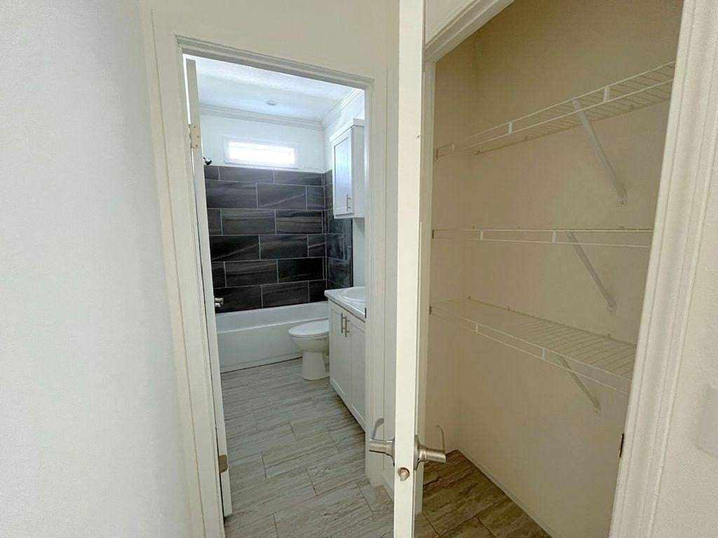 5644 Woodford St #5644E - Photo 7 of 14