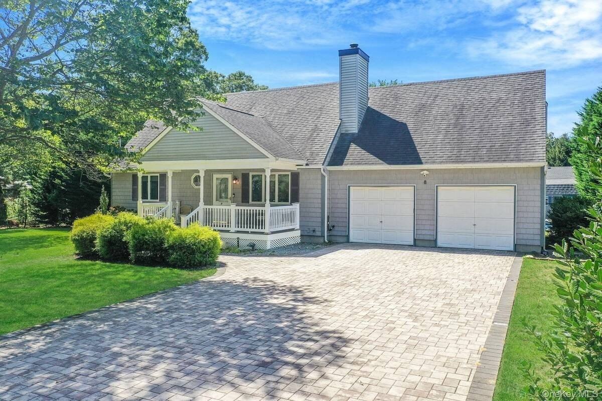 8 Paynes Ln - Photo 2 of 32