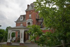 featured image of 3 Pine Terrace Rd #204