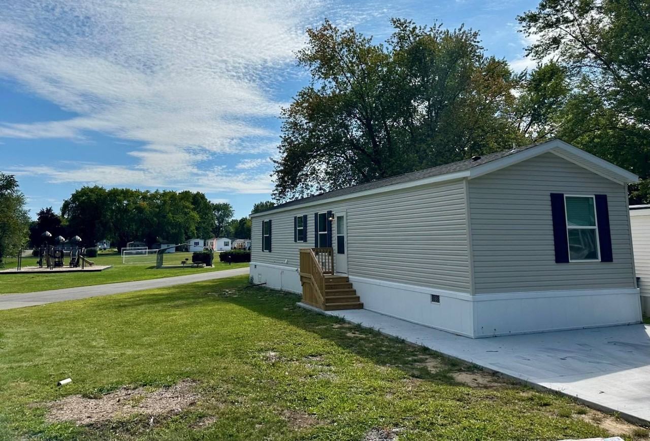 1083 E State Road 2 #507 - Photo 3 of 19