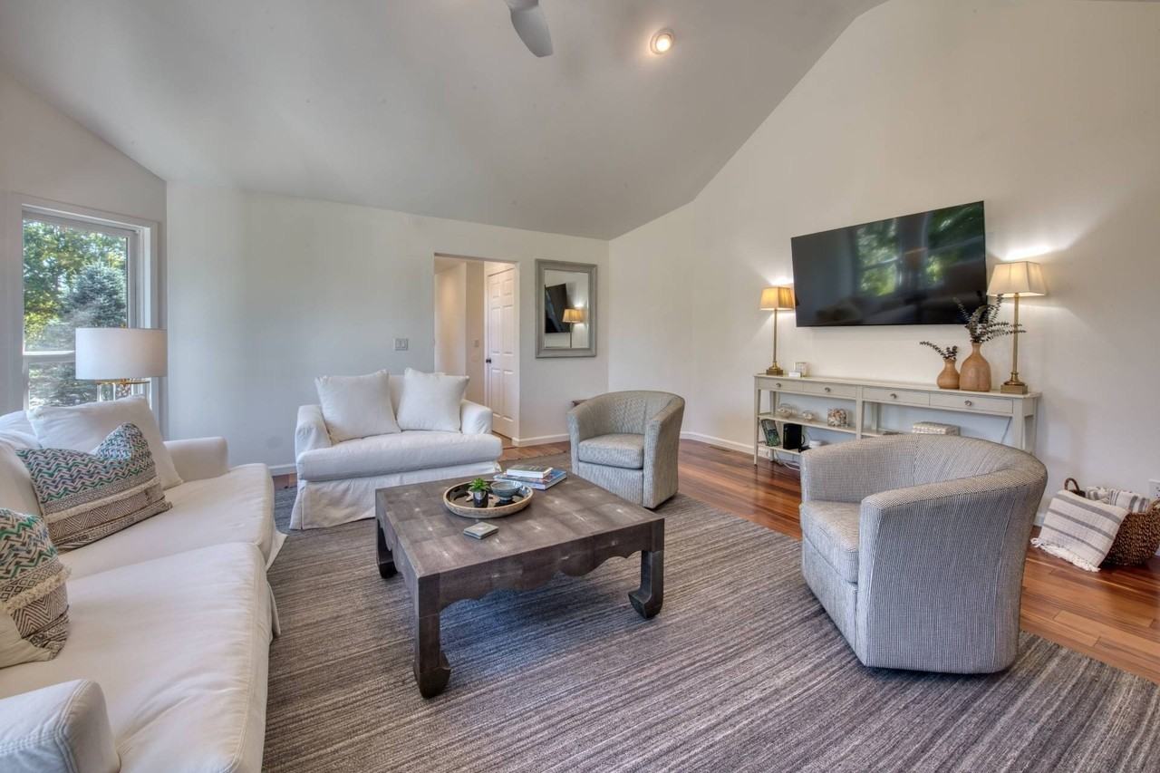 35 Fentwood Rd - Photo 5 of 23