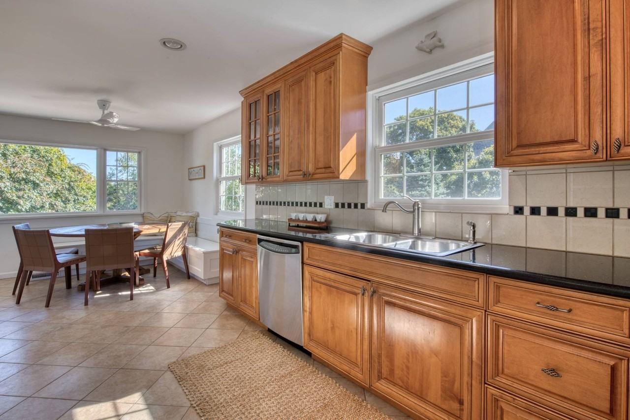 35 Fentwood Rd - Photo 6 of 23