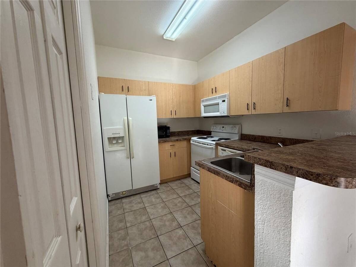353 Port Pleasant Dr #353 - Photo 6 of 16