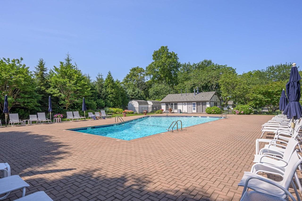 10 Leland Ln - Photo 5 of 19