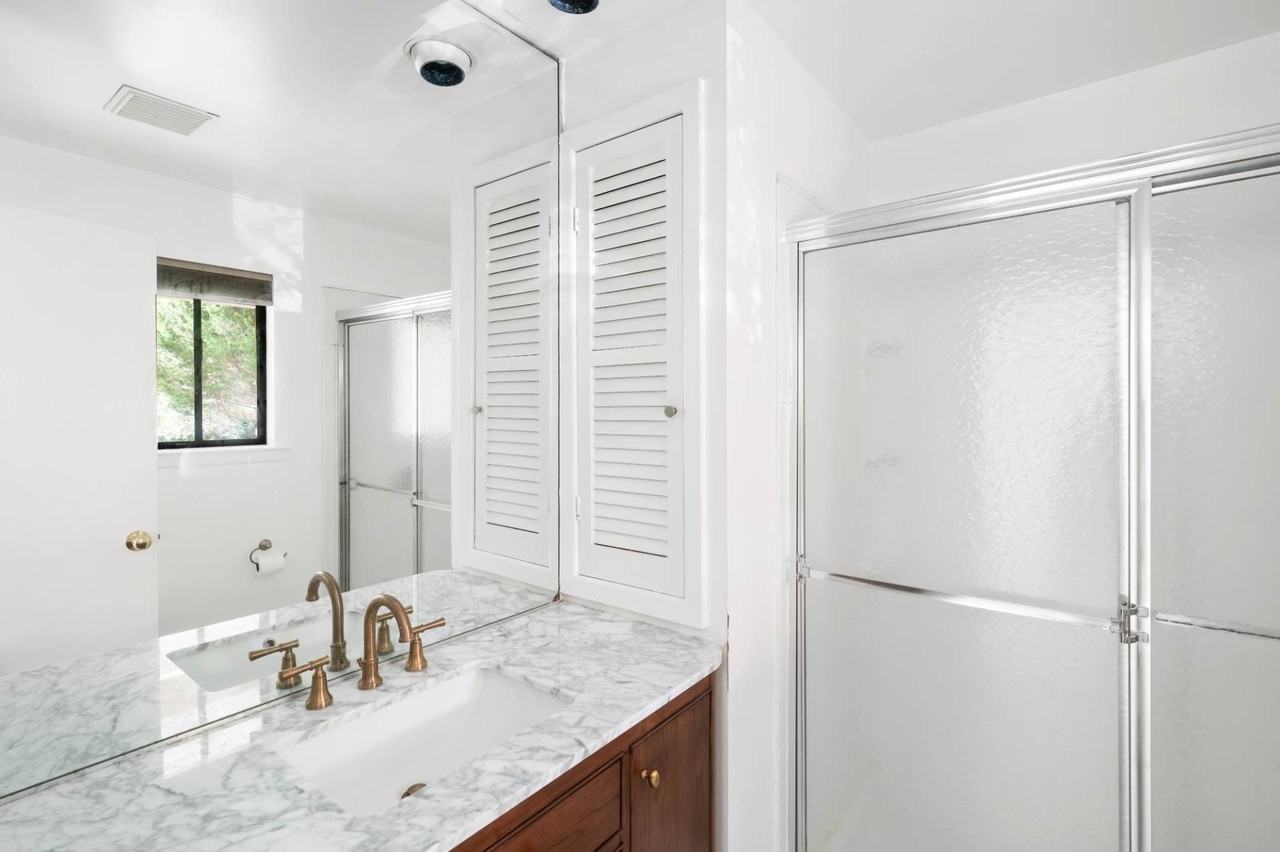 16 Peconic Cres - Photo 7 of 13