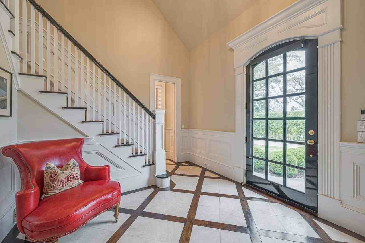 37 Huntington Ln - Photo 3 of 42