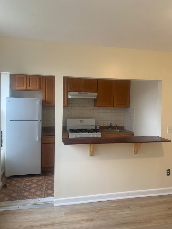 463 Van Buren St #2 - Photo 3 of 10