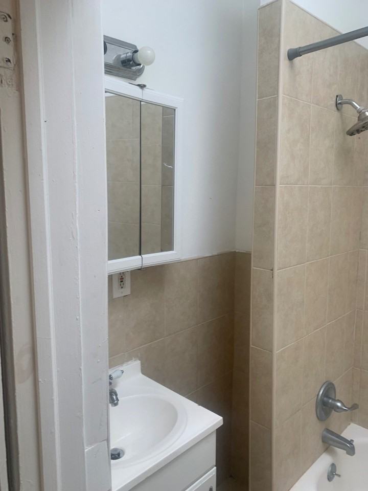 463 Van Buren St #2 - Photo 7 of 10