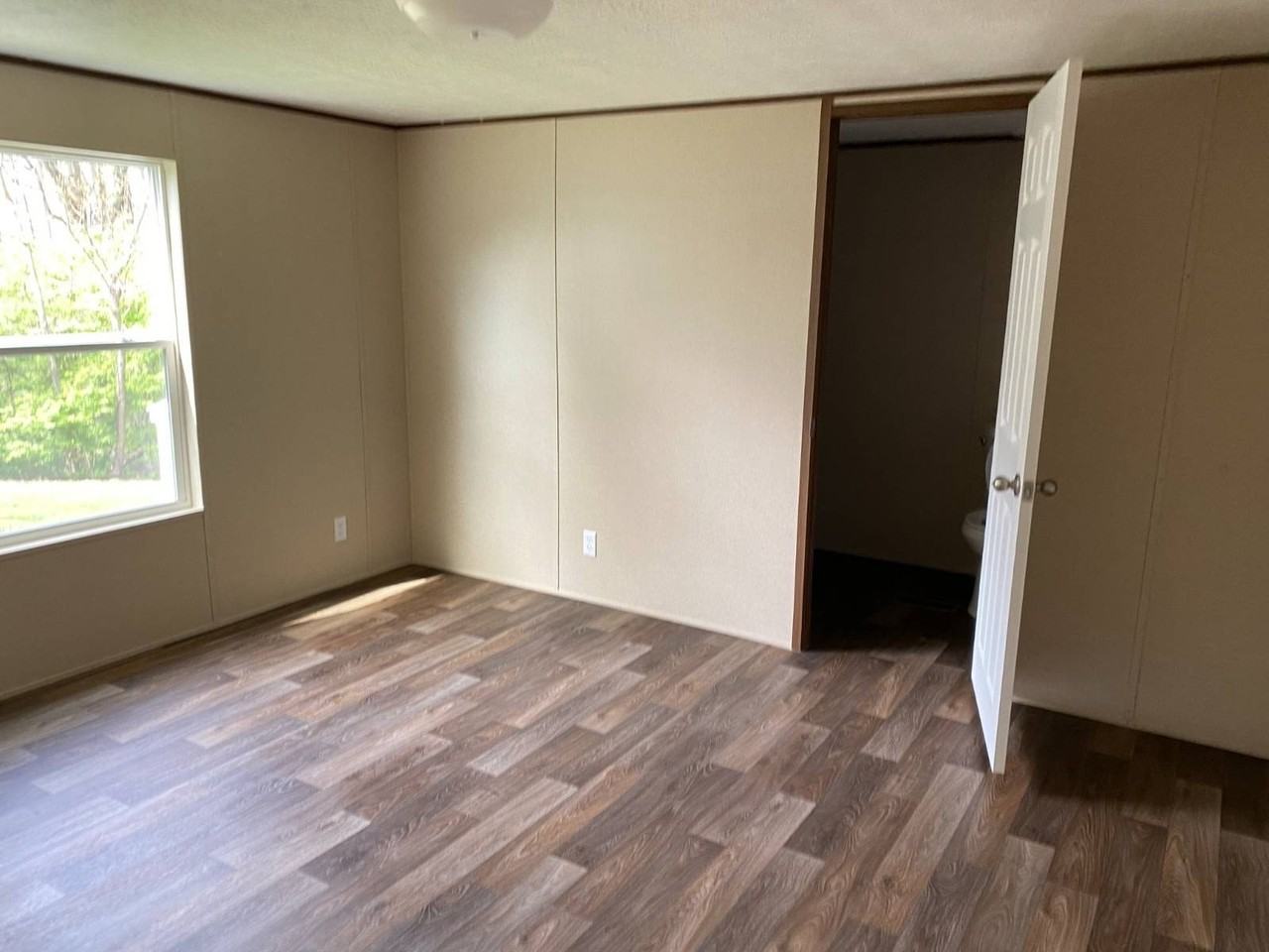 604 White St Sw #42 - Photo 4 of 8