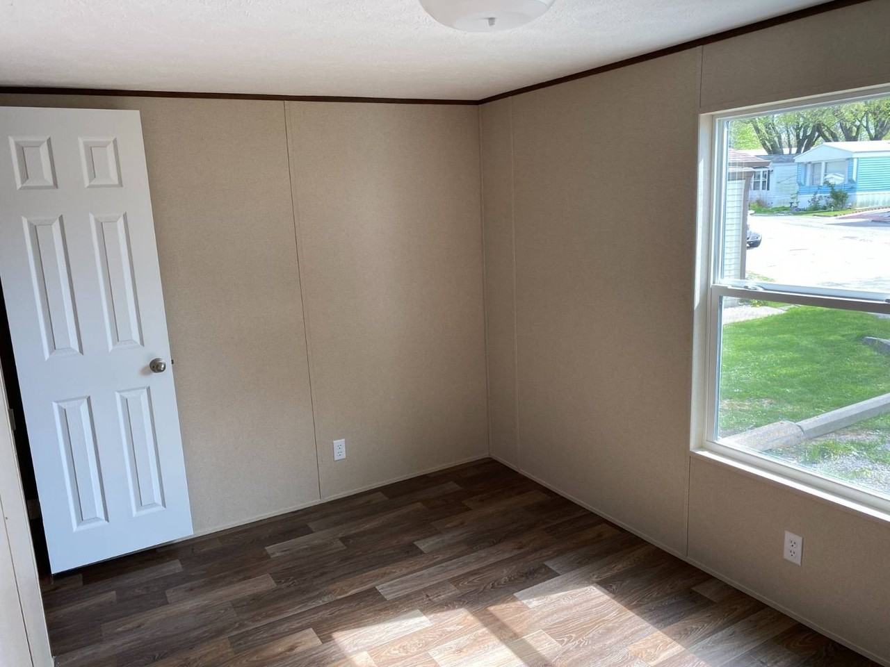 604 White St Sw #42 - Photo 6 of 8