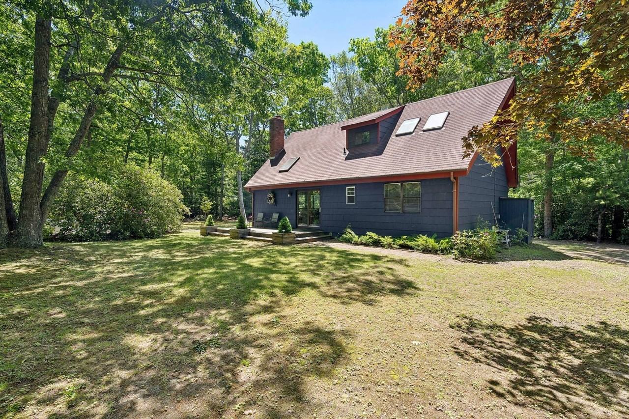 278 Big Fresh Pond Rd - Photo 2 of 18