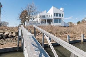 featured image of 22 Stokes Ln