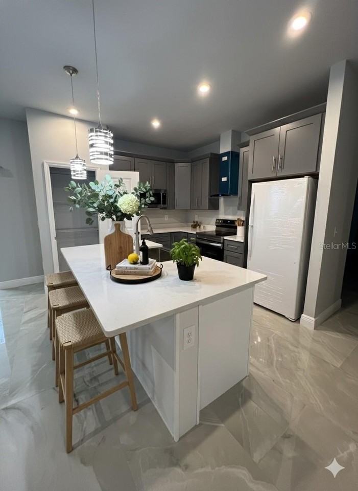 373 Amberjack Ct - Photo 3 of 12
