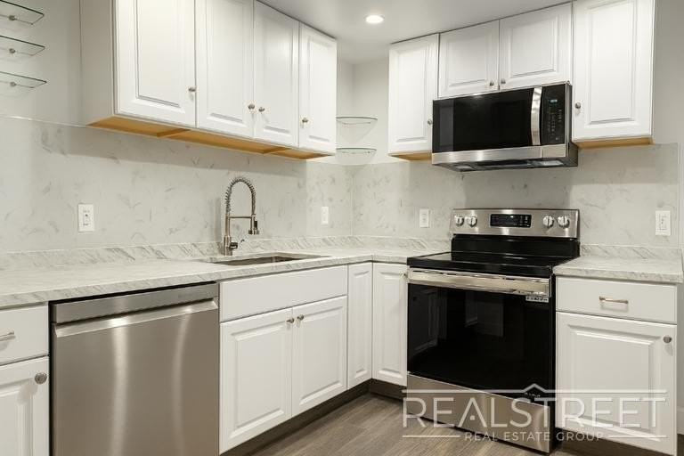 31 Herkimer St #1 - Photo 2 of 19