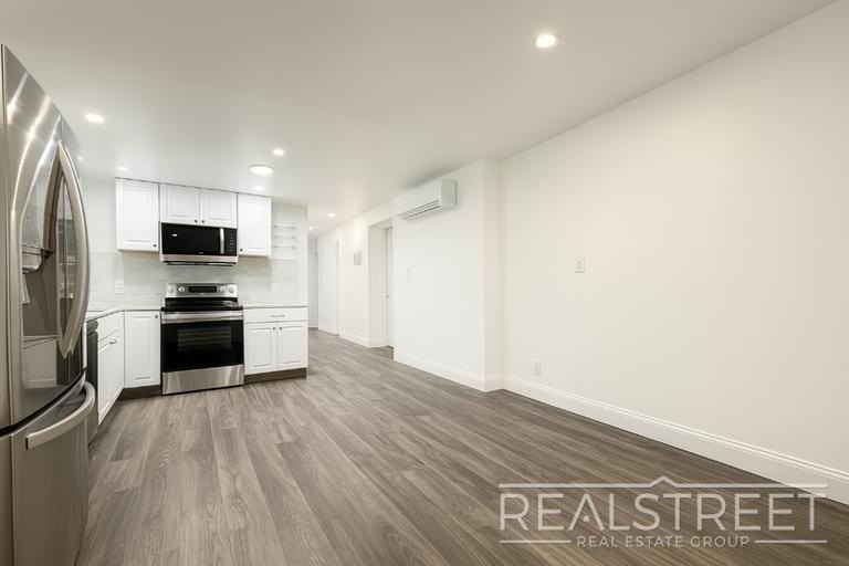 31 Herkimer St #1 - Photo 4 of 19