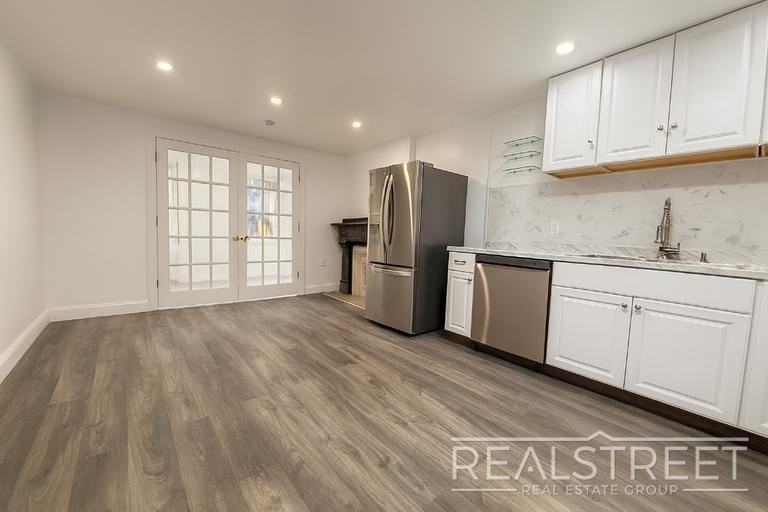 31 Herkimer St #1 - Photo 5 of 19