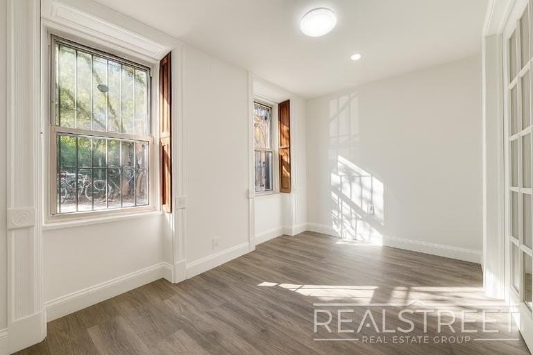 31 Herkimer St #1 - Photo 6 of 19