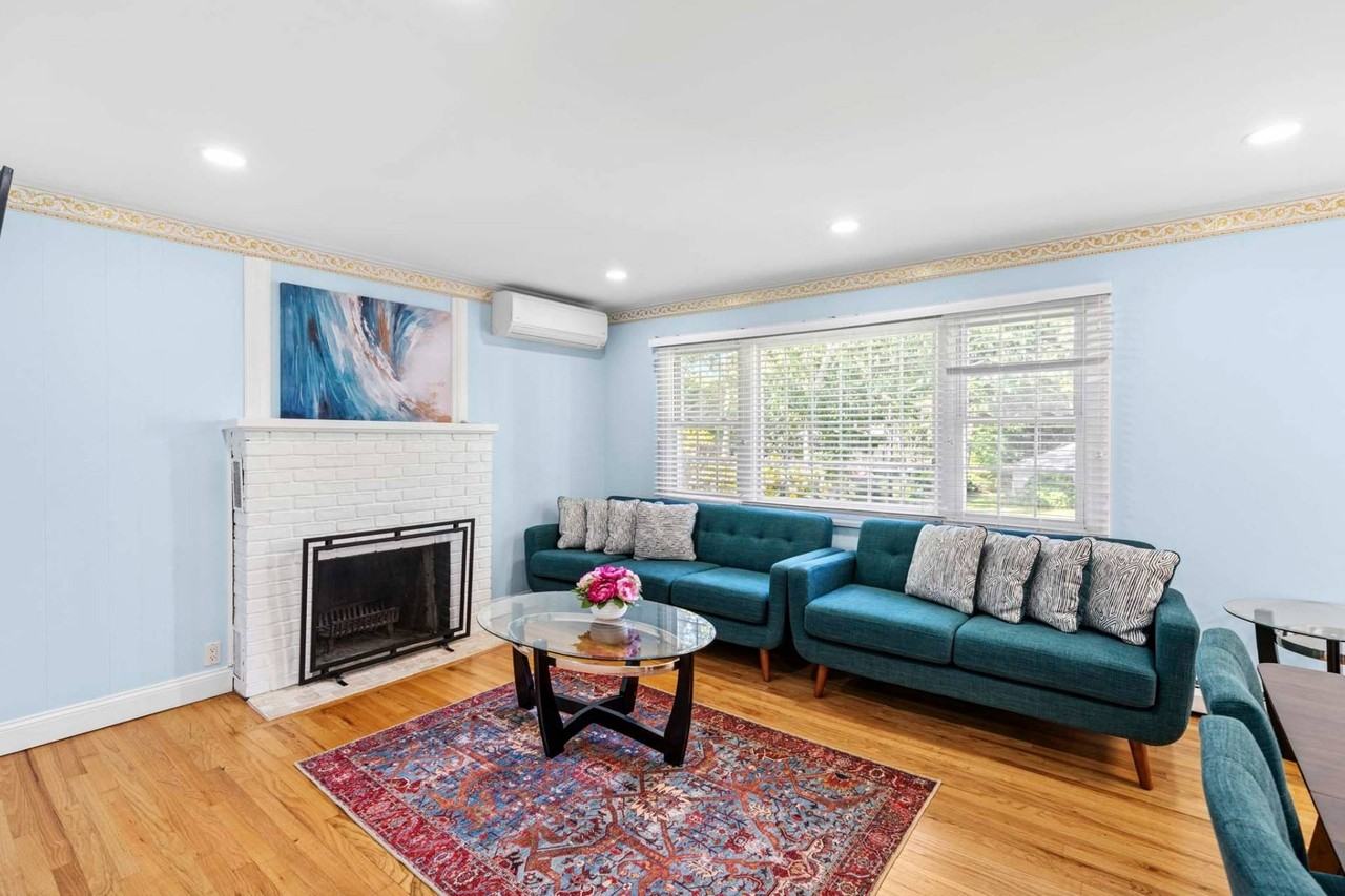 10 Bittersweet Ave S - Photo 5 of 14