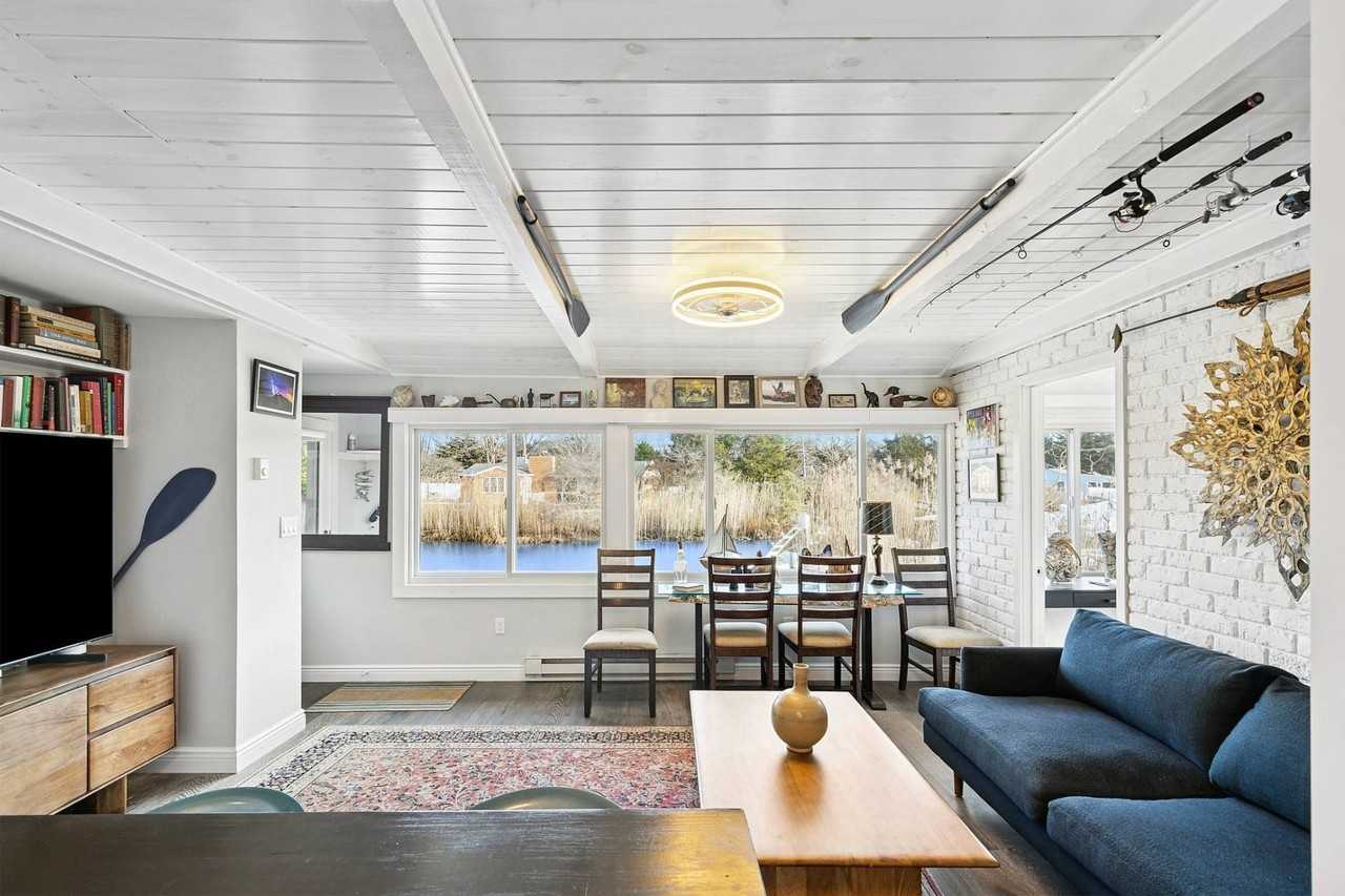 1840 N Sea Rd - Photo 4 of 7