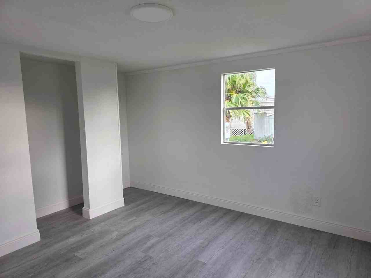 2910 Hibiscus Run Ln - Photo 3 of 12