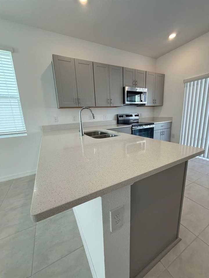 2976 Skyline Loop - Photo 6 of 36