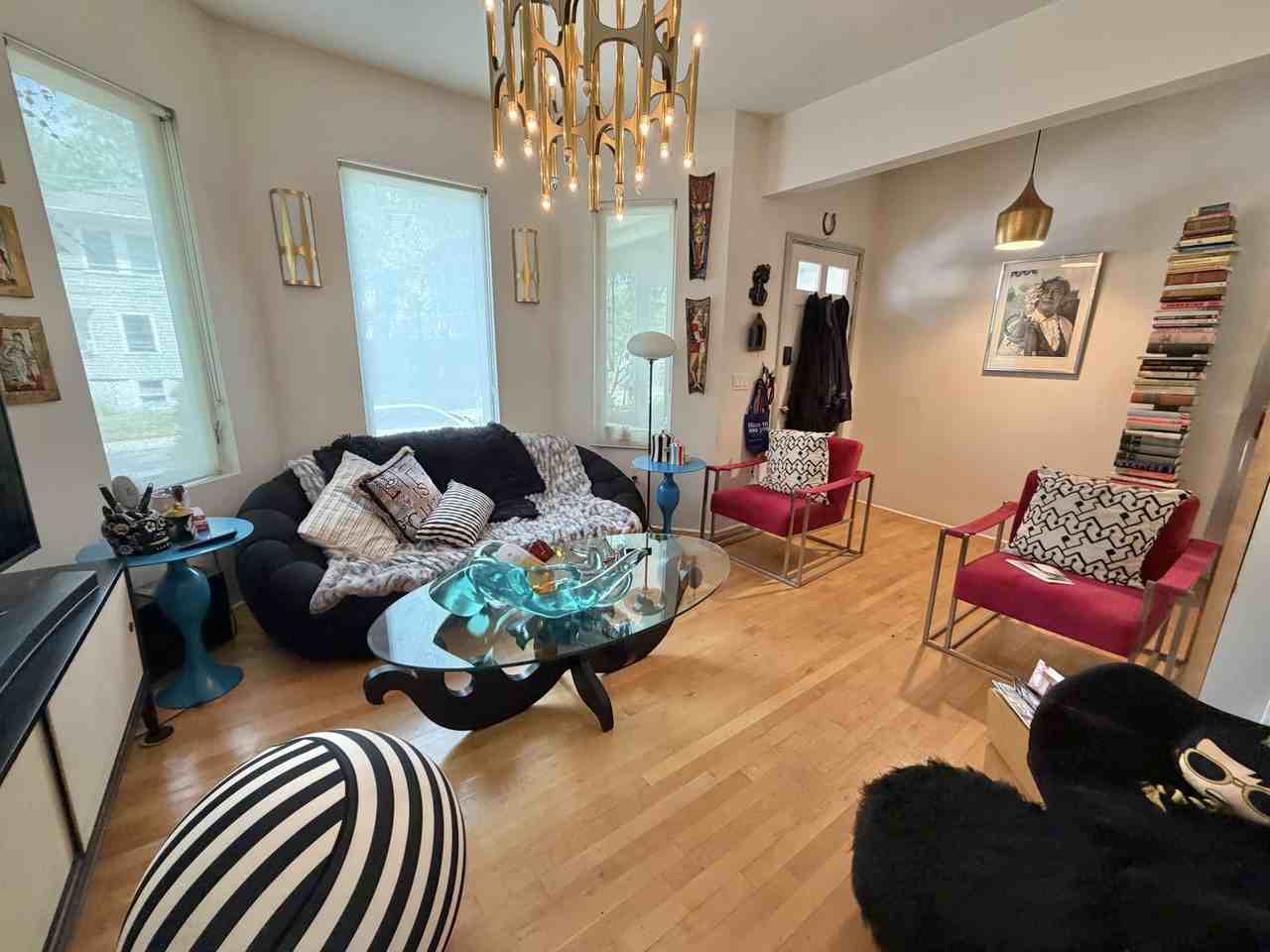 87 Oxford Ave - Photo 7 of 8