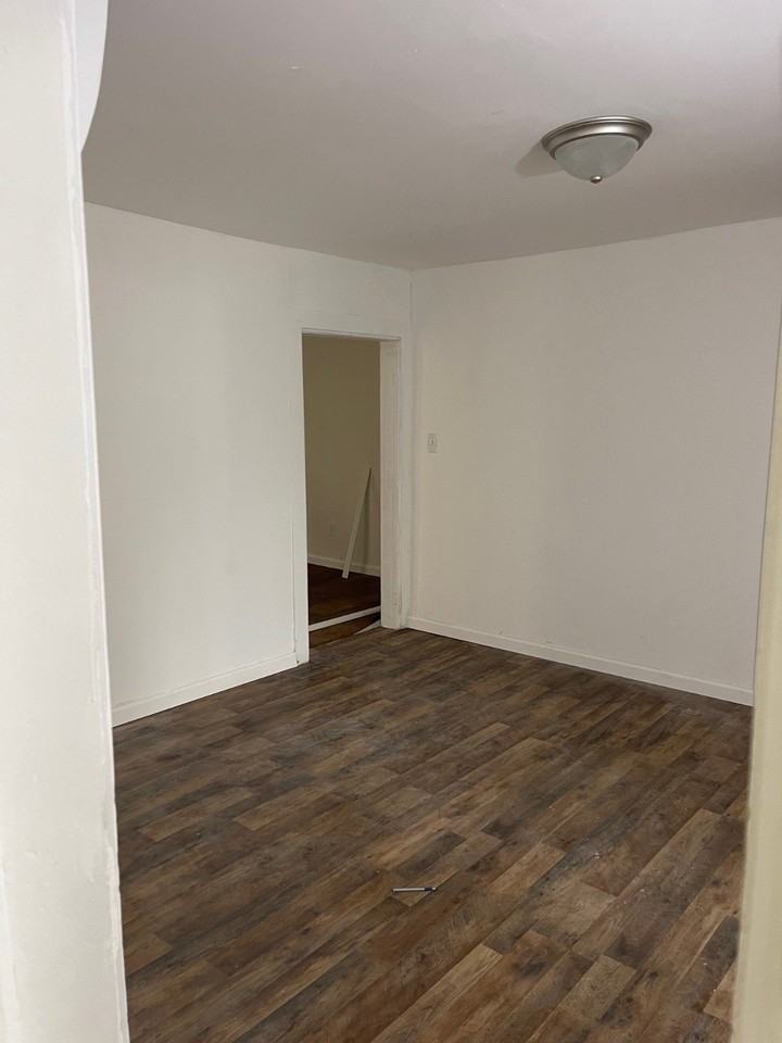 108 2nd Ave - Photo 5 of 7