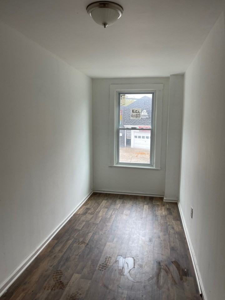 108 2nd Ave - Photo 6 of 7
