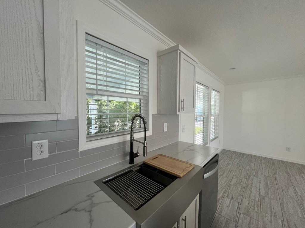 112 Leopard Ln #0112 - Photo 3 of 21