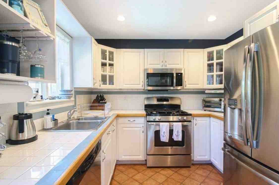270 N Sea Dr - Photo 3 of 27