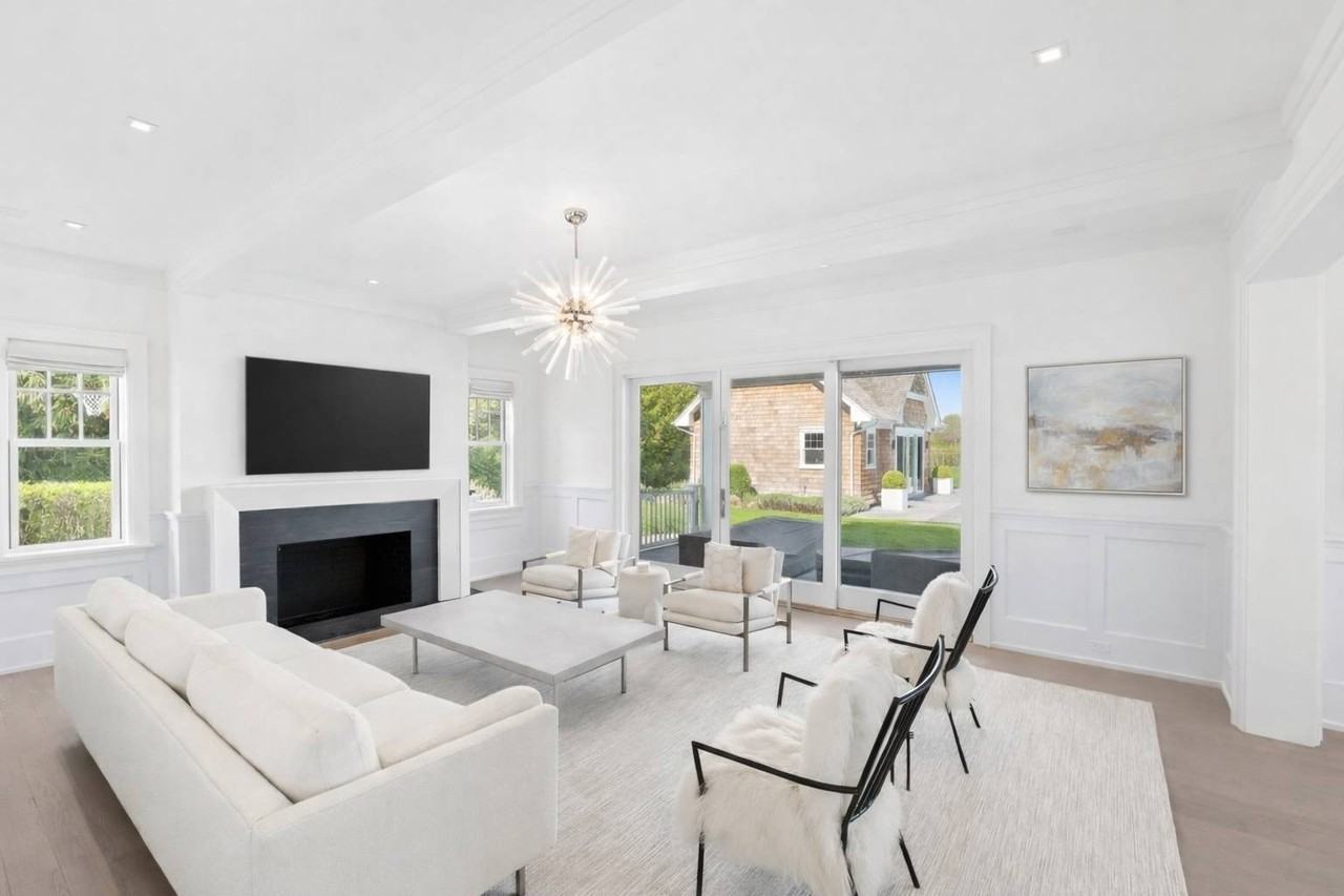 917 Deerfield Rd - Photo 3 of 18