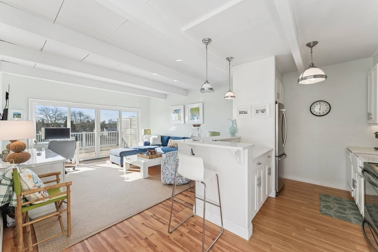 35 Library Ave #3L - Photo 4 of 12