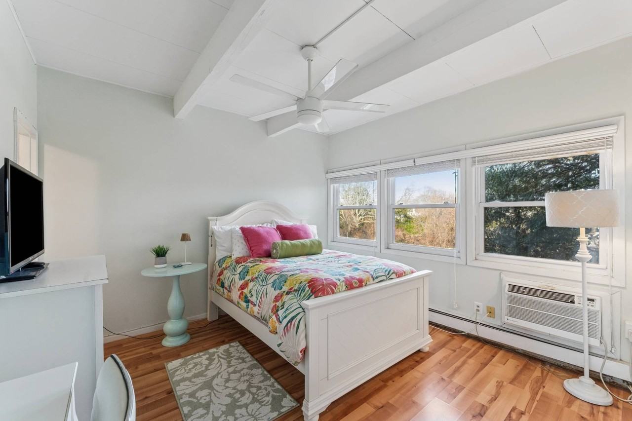 35 Library Ave #3L - Photo 7 of 12