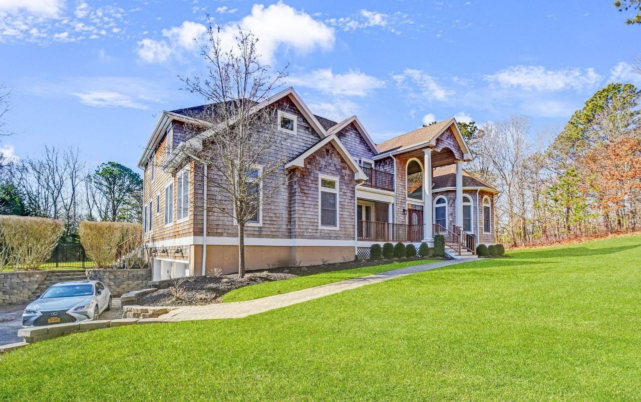 5 Candace Dr - Photo 2 of 30