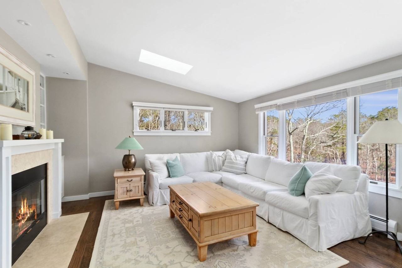 505 Wainscott Nw Rd - Photo 3 of 10