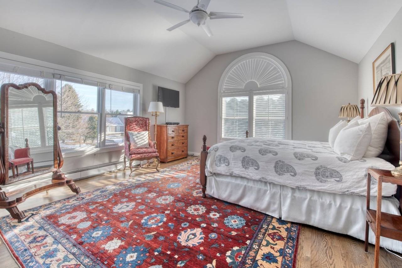 92 Pleasant Ln - Photo 6 of 16
