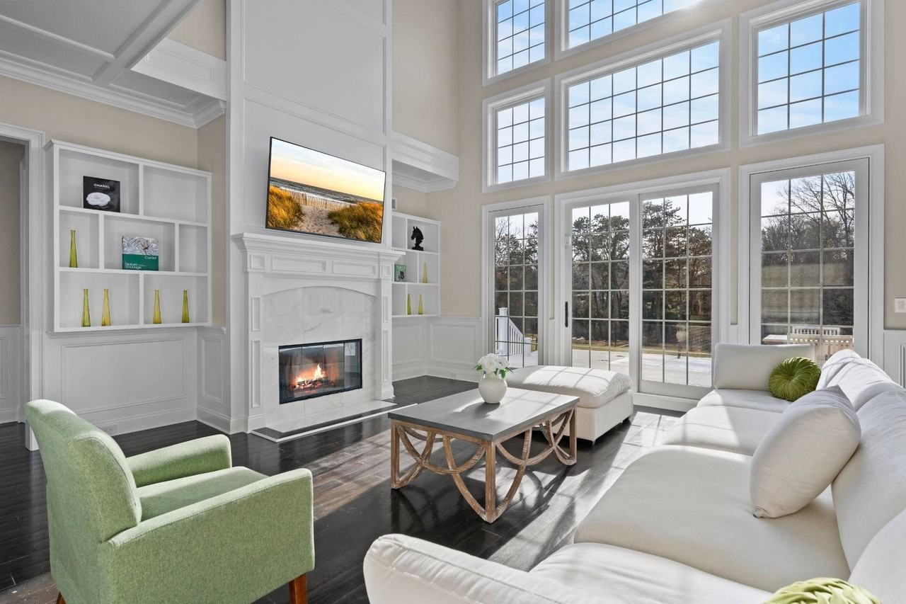 490 Montauk Hwy - Photo 5 of 40