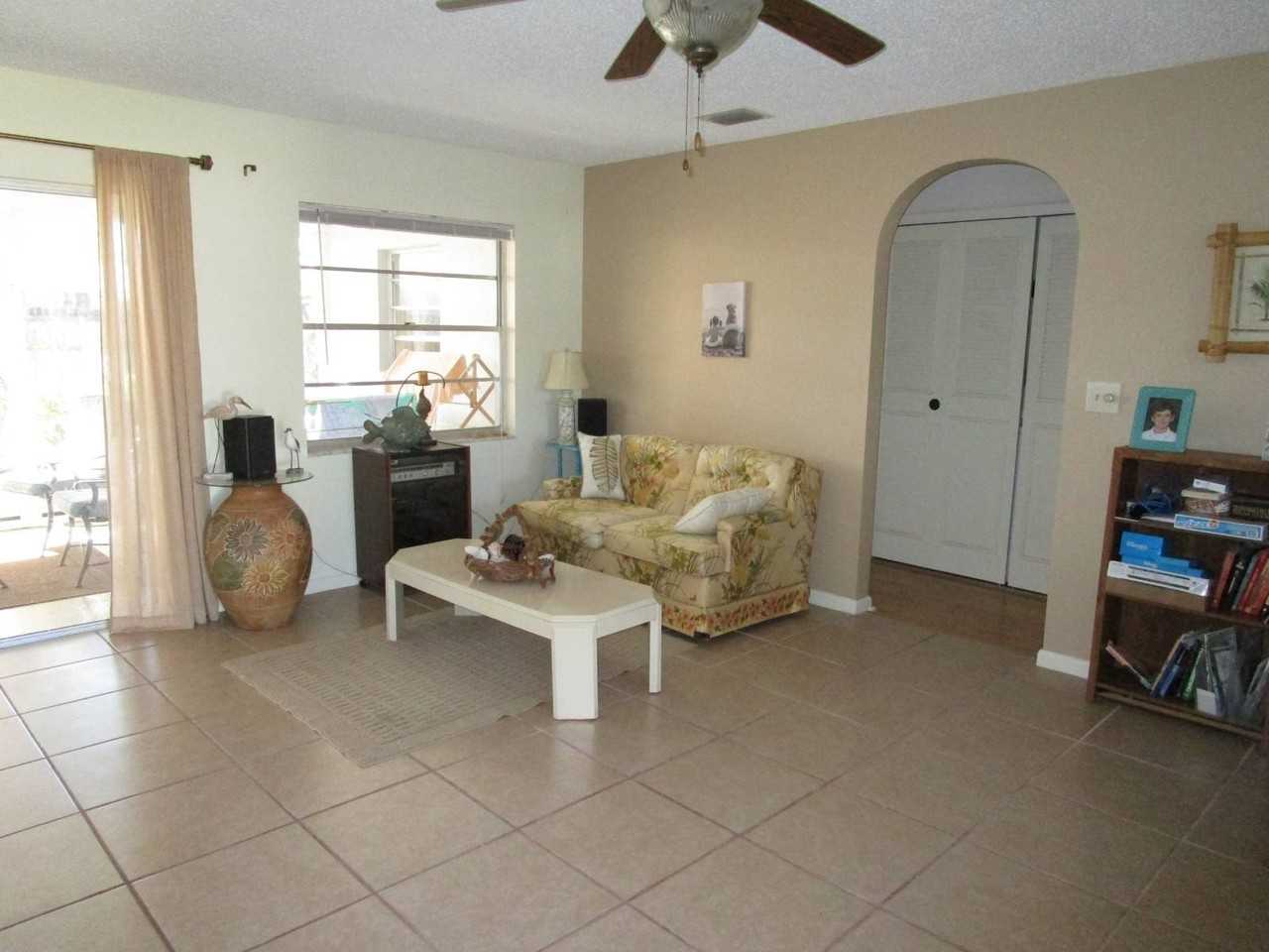 2641 Greenacre Dr - Photo 3 of 24