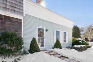 featured image of 570 Hampton Rd #22