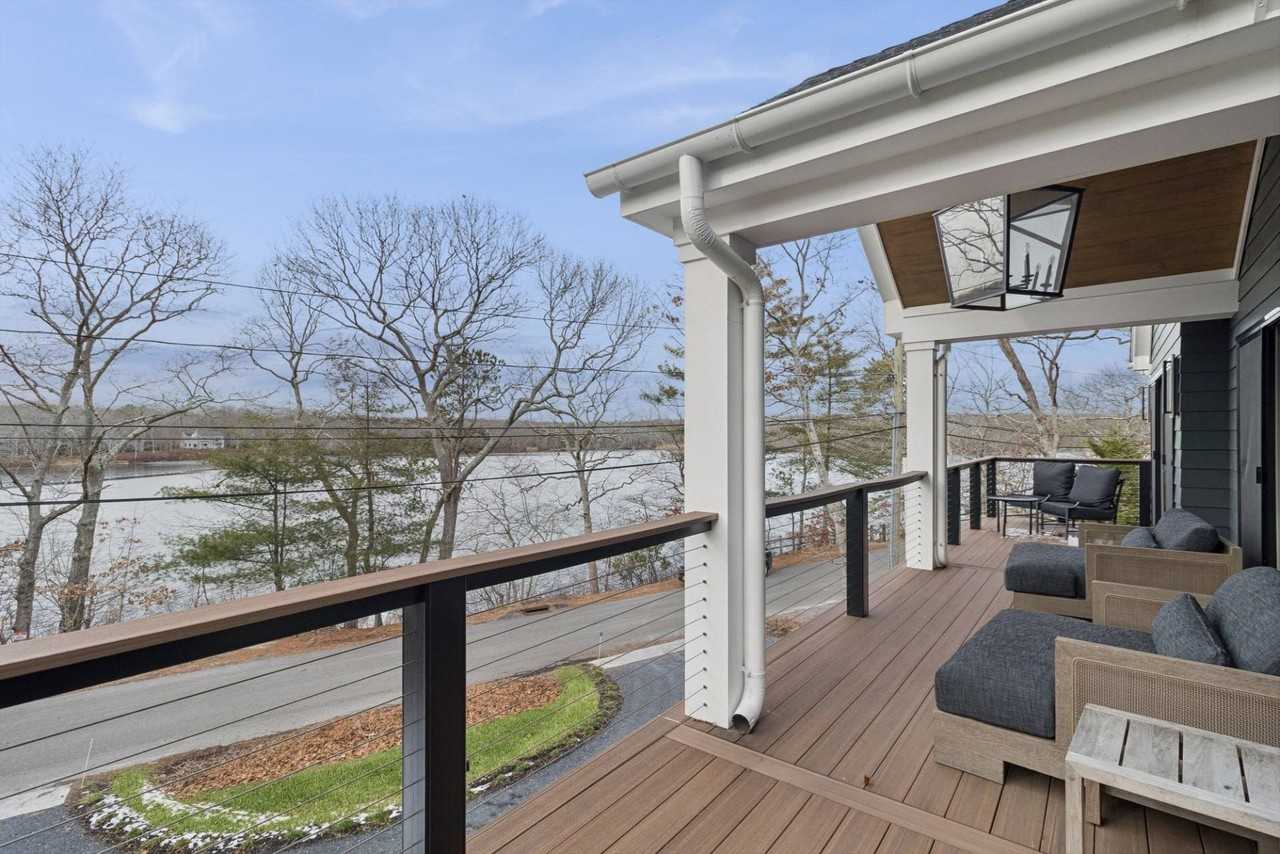 124 Big Fresh Pond Rd - Photo 5 of 40