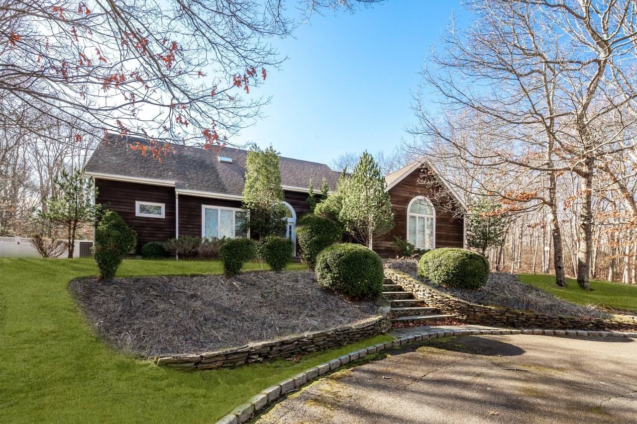 2784 Deerfield Rd - Photo 4 of 17