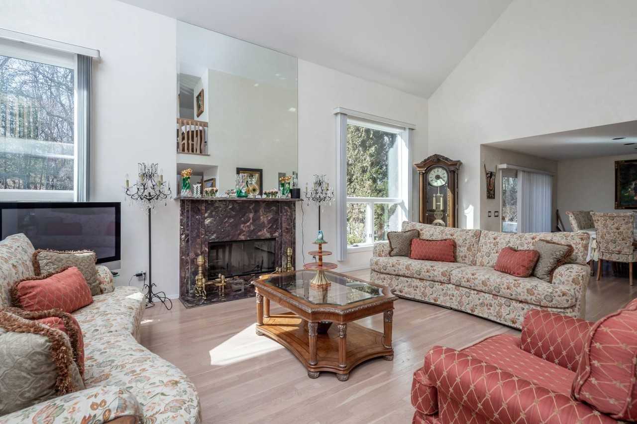 2784 Deerfield Rd - Photo 6 of 17