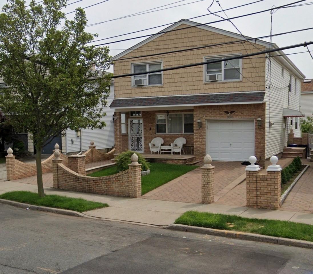 306 Jefferson Ave #1 - Photo 3 of 21