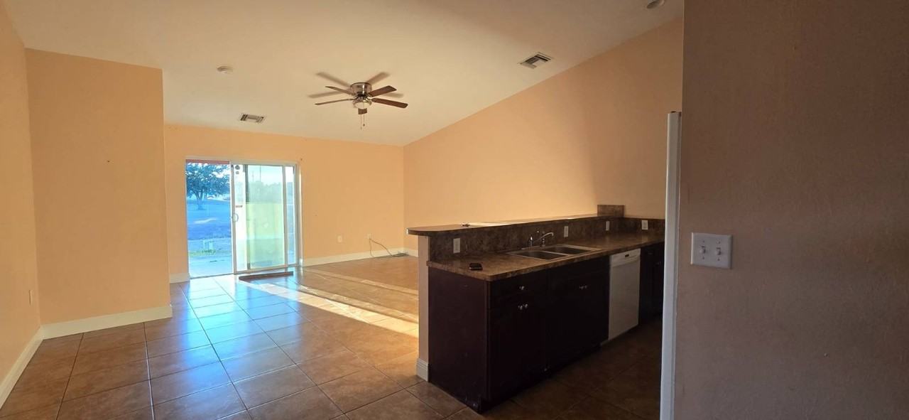 410 Piper Ave - Photo 4 of 12
