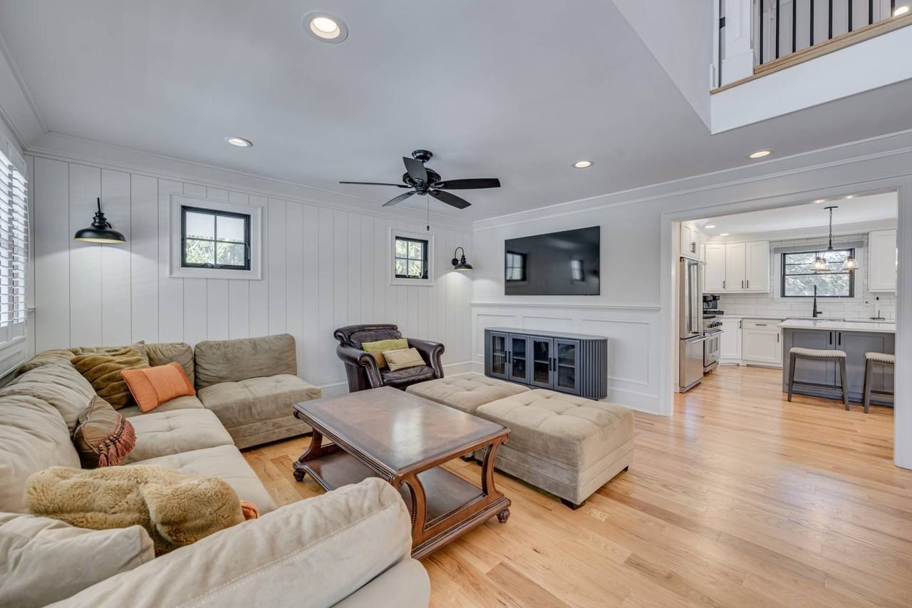 18 Sea Gate Ave - Photo 4 of 23