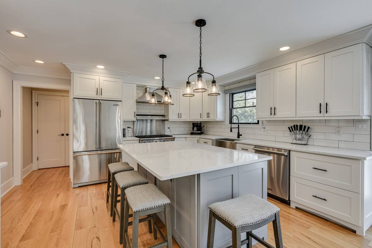 18 Sea Gate Ave - Photo 6 of 23