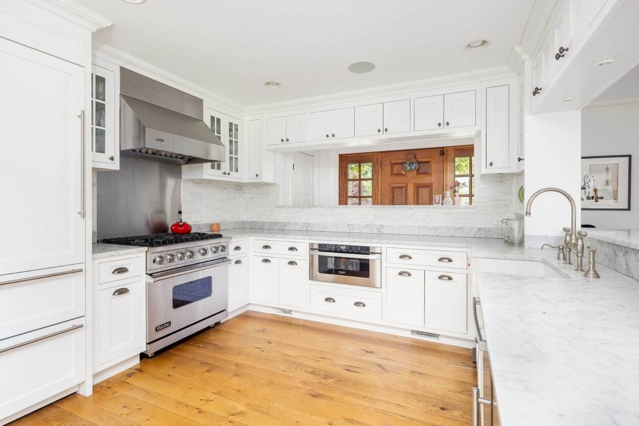 2766 Montauk Hwy - Photo 4 of 26