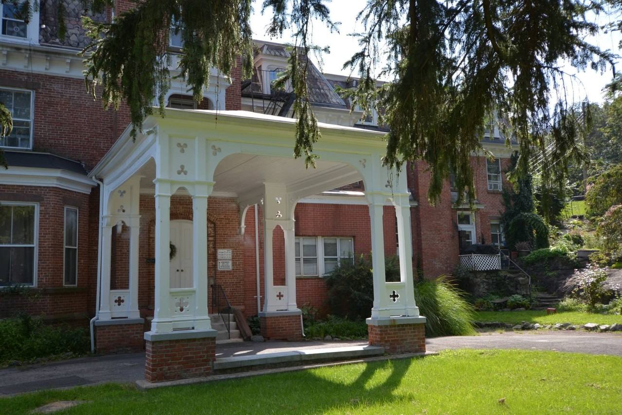 3 Pine Terrace Rd #211